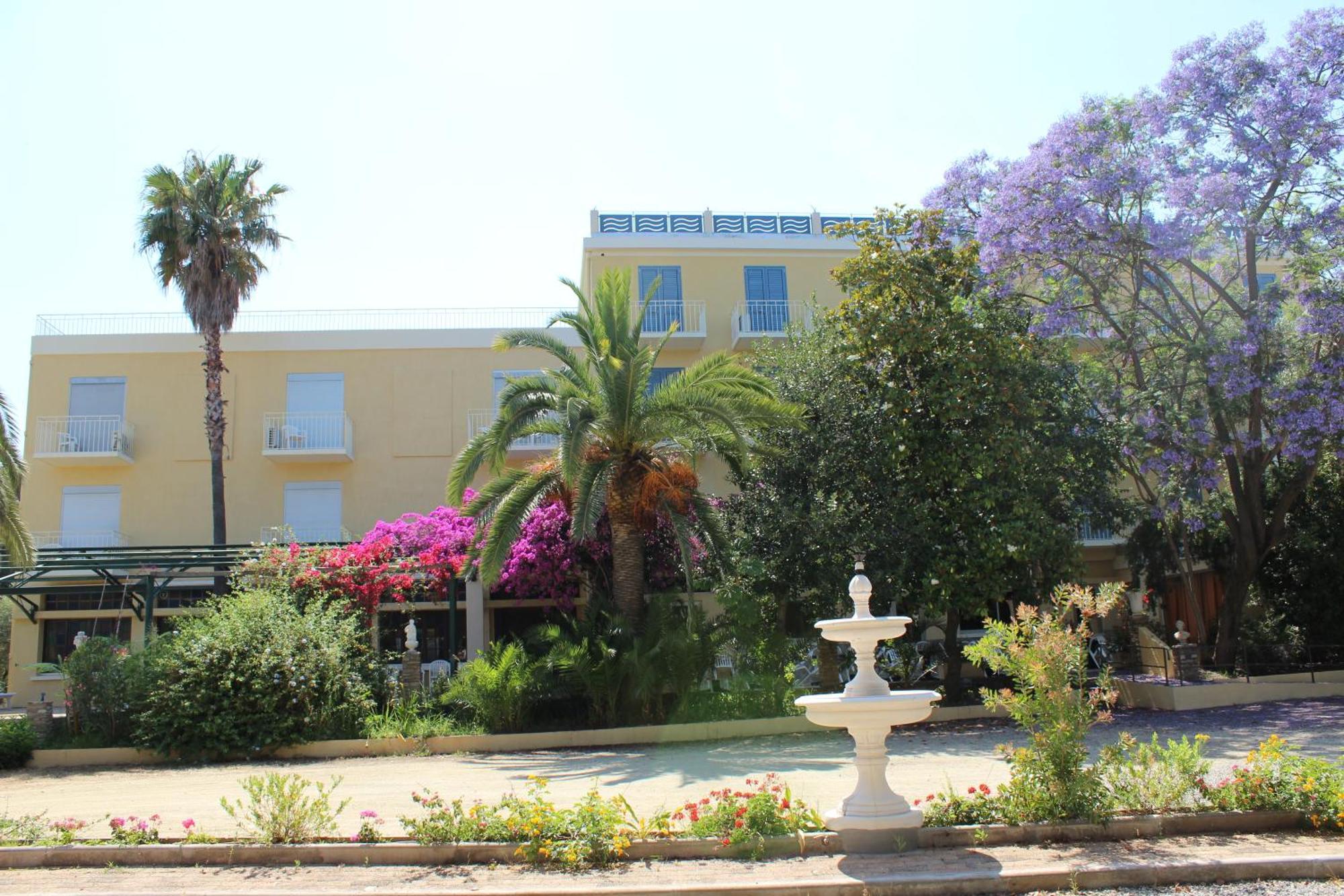 Castellu Hotel Lucciana  Ngoại thất bức ảnh