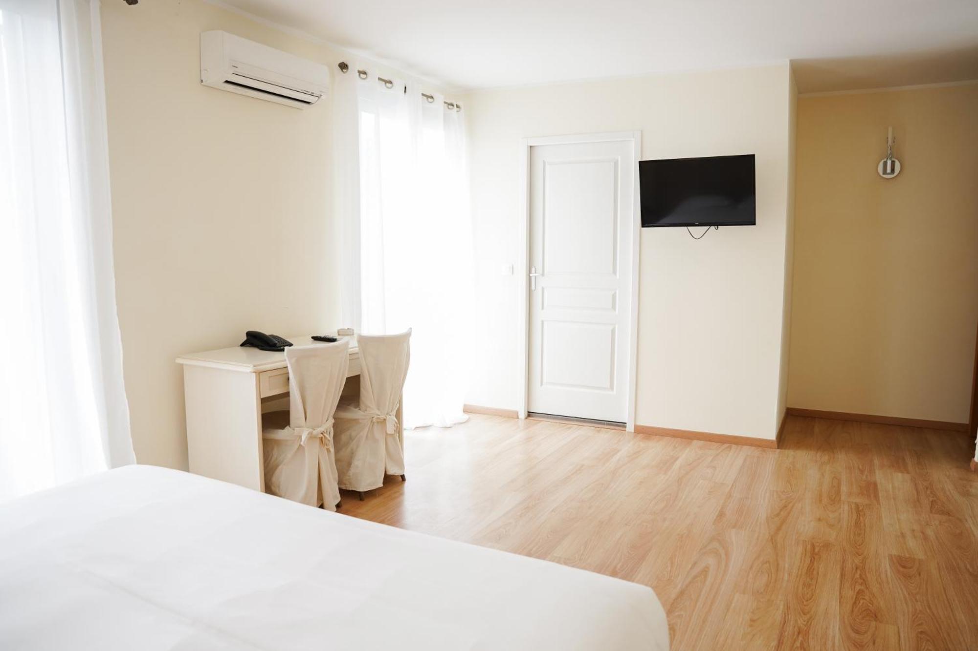 Castellu Hotel Lucciana  Ngoại thất bức ảnh
